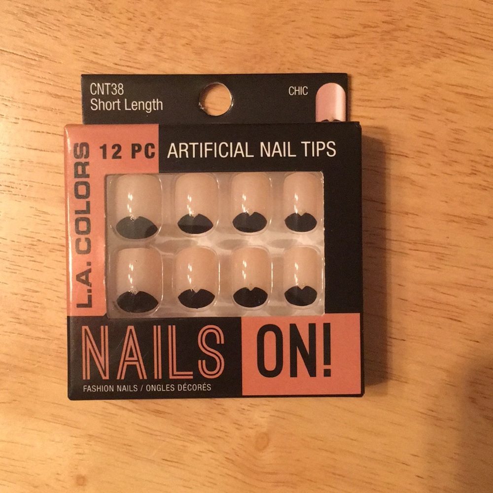 L.A COLORS artificial nails